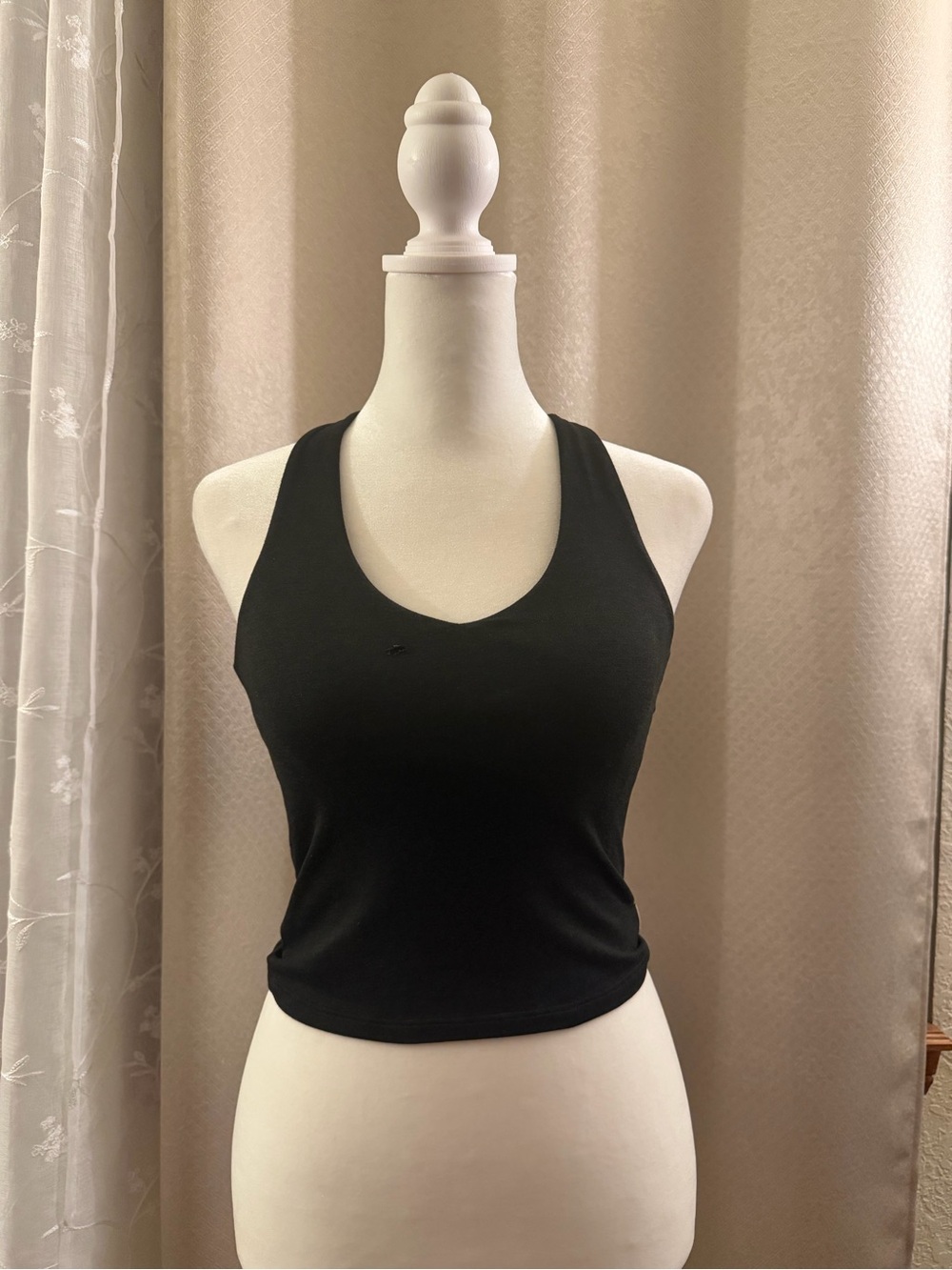 Vuori Black Racerback Scoop Tank